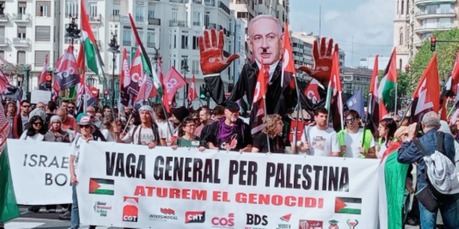 دعما لفلسطين.. جماهير فالنسيا تتظاهر ضد وجود فريق إسرائيلي للسلة ضمن منافسات الدوري الأوروبي