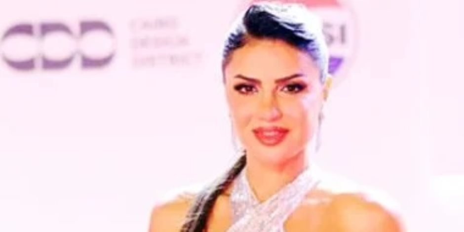 فى افتتاح مهرجان الجونة.. نجلاء بدر وأسماء جلال وهدى المفتى بإطلالات جذابة 