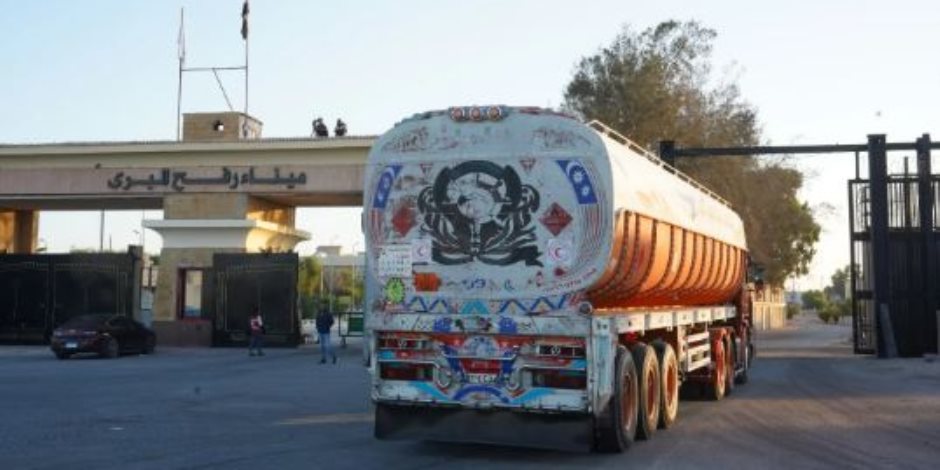 إطلاق قافلة زاد العزة الـ52 إلى غزة بحمولة 4 آلاف طن مساعدات غذائية إطلاق قافلة زاد العزة الـ52 إلى غزة بحمولة 4 آلاف طن مساعدات غذائية