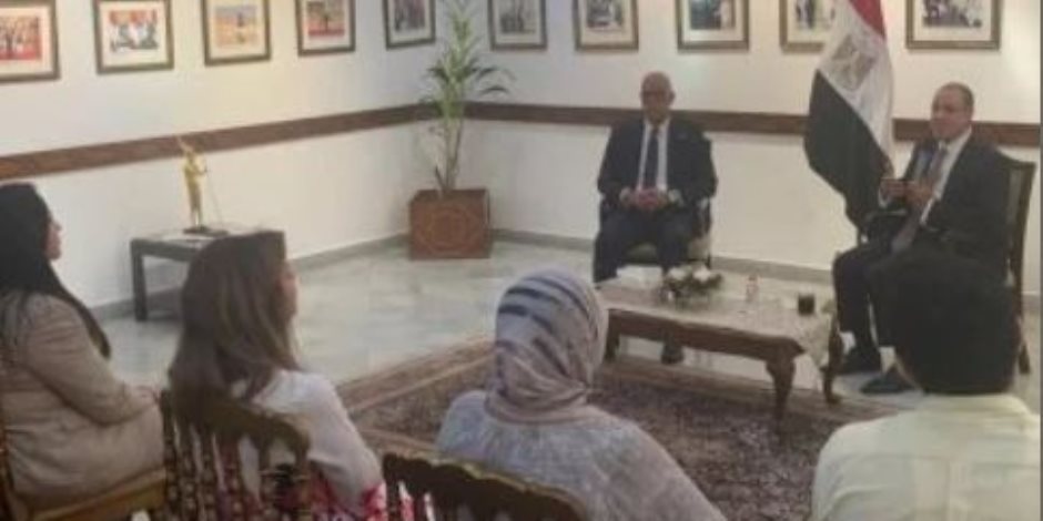 وزير الخارجية يلتقي أعضاء الجالية المصرية بالهند وزير الخارجية يلتقي أعضاء الجالية المصرية بالهند