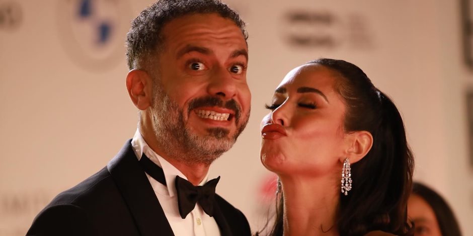قبلة بسنت شوقي لمحمد فراج فى افتتاح مهرجان الجونة تلفت الأنظار.. (صور) قبلة بسنت شوقي لمحمد فراج فى افتتاح مهرجان الجونة تلفت الأنظار.. (صور)