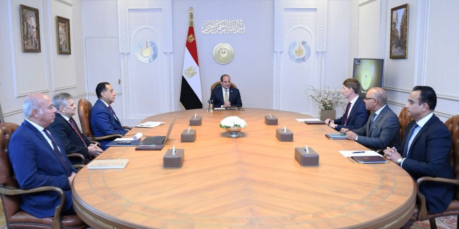 الرئيس السيسي يجتمع مع رئيس مجلس إدارة مجموعة «أيه بي موللر ميرسك» الرئيس السيسي يجتمع مع رئيس مجلس إدارة مجموعة «أيه بي موللر ميرسك»