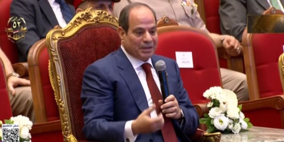 الرئيس السيسي: مصر تكلفت 100 مليار جنيه في حرب الإرهاب غير الشهداء الرئيس السيسي: مصر تكلفت 100 مليار جنيه في حرب الإرهاب غير الشهداء