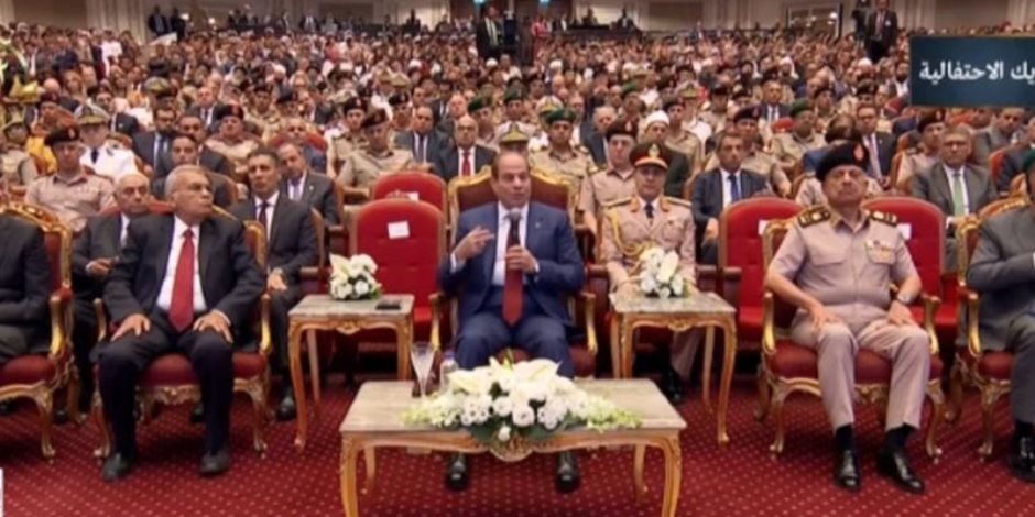الرئيس السيسي: «ساعة الحرب بتأخر البلد سنين.. والكلمة تأثيرها خطير» الرئيس السيسي: «ساعة الحرب بتأخر البلد سنين.. والكلمة تأثيرها خطير»