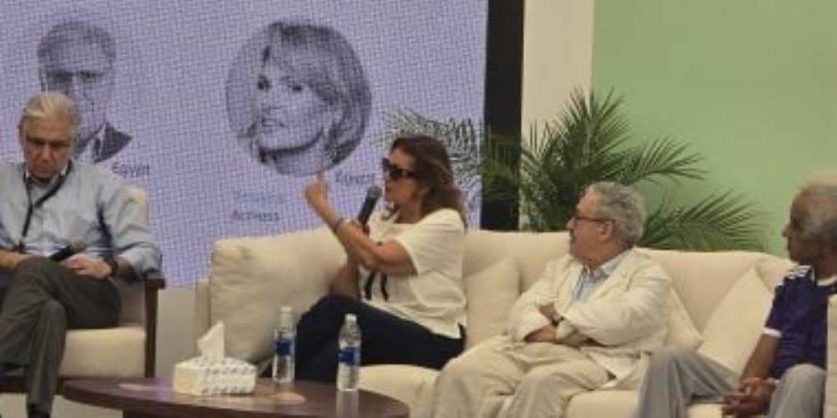 يسرا  خلال جلسة نقاشية : قولت ليوسف شاهين مش فاهمة حاجة من حدوتة مصرية.. قالى ما انتى حمارة