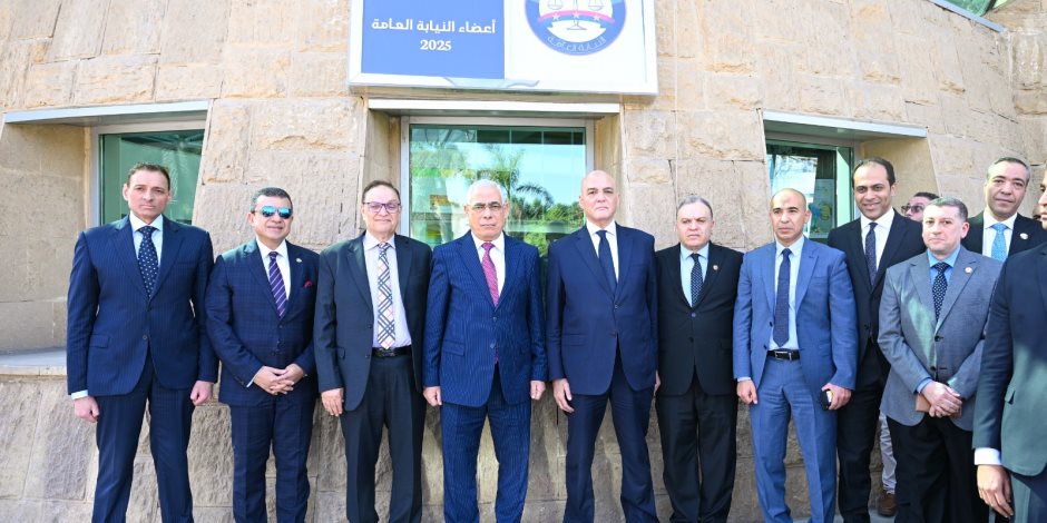 النائب العام يزور مستشفى سرطان الأطفال 57357 النائب العام يزور مستشفى سرطان الأطفال 57357