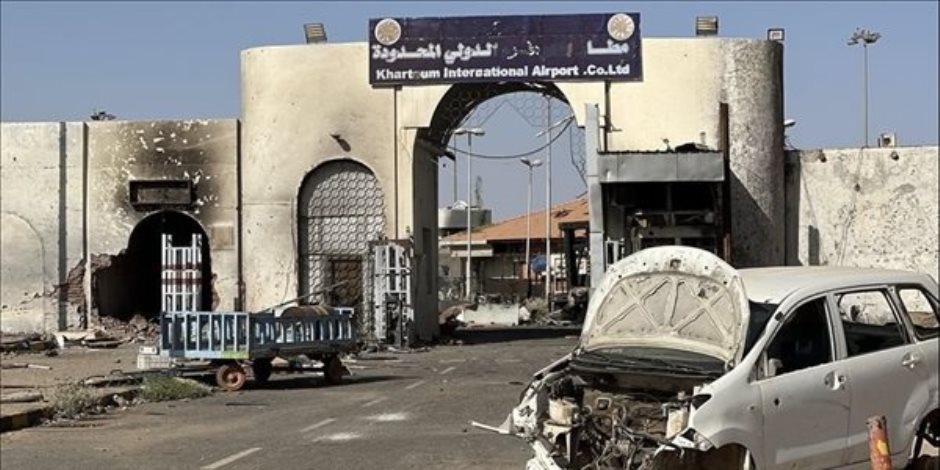 هجوم بطائرة مسيرة يستهدف محيط مطار الخرطوم هجوم بطائرة مسيرة يستهدف محيط مطار الخرطوم