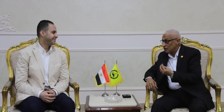 محافظ شمال سيناء يستقبل نائب وزير الصحة لبحث جاهزية المنشآت الصحية (صور) محافظ شمال سيناء يستقبل نائب وزير الصحة لبحث جاهزية المنشآت الصحية (صور)