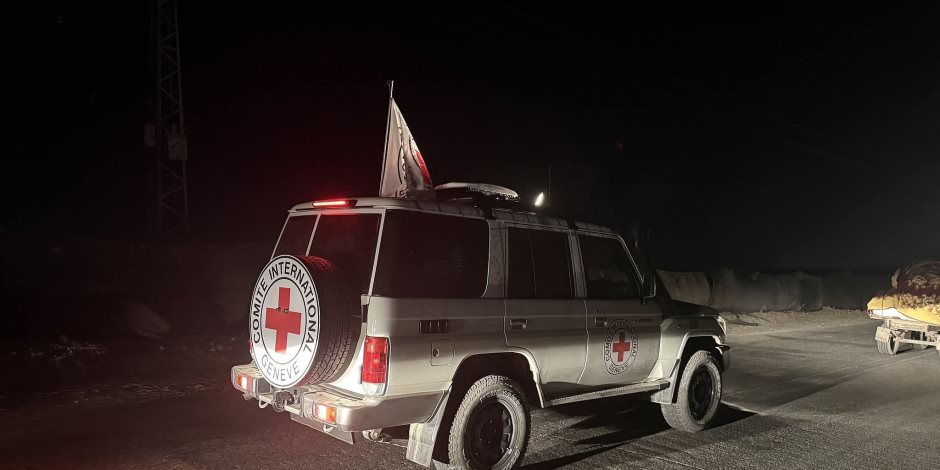 إعلام فلسطيني: الفصائل الفلسطينية تسلّمان جثة أسير إسرائيلى إلى الصليب الأحمر