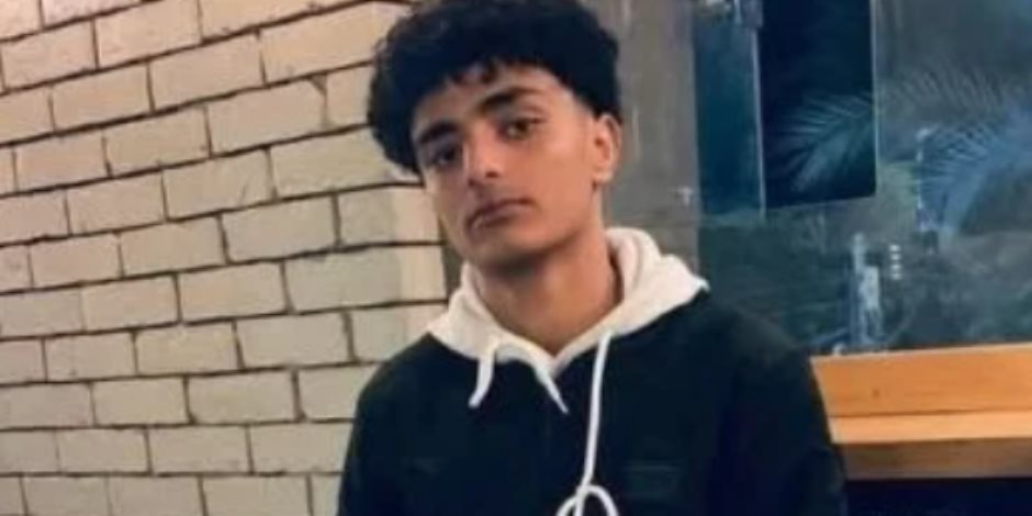 بلع لسانه.. مصرع شاب أثناء لعب الكرة بشربين بالدقهلية بلع لسانه.. مصرع شاب أثناء لعب الكرة بشربين بالدقهلية