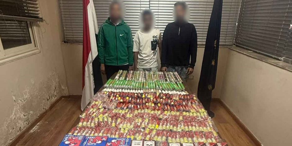 ضبط 3 عاطلين بحوزتهم 13 ألف قطعة ألعاب نارية في القليوبية ضبط 3 عاطلين بحوزتهم 13 ألف قطعة ألعاب نارية في القليوبية