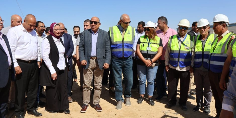 وزير الكهرباء يتفقد إنهاء أعمال أبراج عبور قناة السويس على خط الربط السعودي وزير الكهرباء يتفقد إنهاء أعمال أبراج عبور قناة السويس على خط الربط السعودي