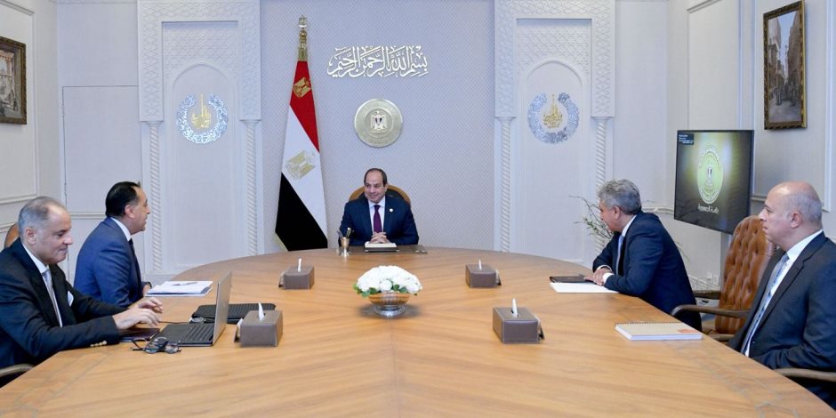 الرئيس السيسي يجتمع مع رئيس مجلس الوزراء وزير السياحة محمد السعدي عضو مجلس إدارة الشركة المتحدة للخدمات   الرئيس السيسي يجتمع مع رئيس مجلس الوزراء وزير السياحة محمد السعدي عضو مجلس إدارة الشركة المتحدة للخدمات