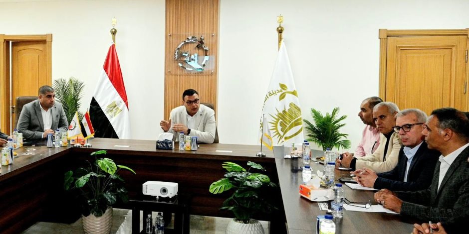 وزير الإسكان يتابع الموقف التنفيذي لعدد من المشروعات بمدينة العبور الجديدة وزير الإسكان يتابع الموقف التنفيذي لعدد من المشروعات بمدينة العبور الجديدة