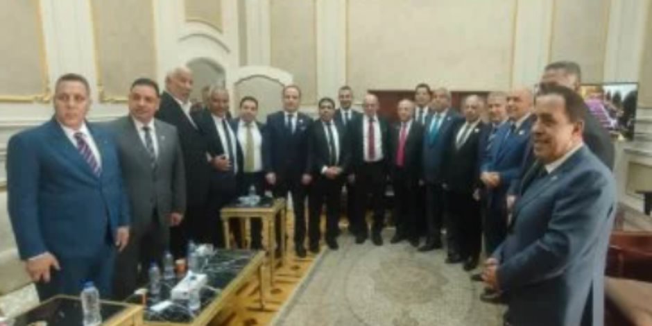 وكيلا الشيوخ يتفقدان اللجان النوعية ويهنئون هيئات المكاتب المنتخبة وكيلا الشيوخ يتفقدان اللجان النوعية ويهنئون هيئات المكاتب المنتخبة