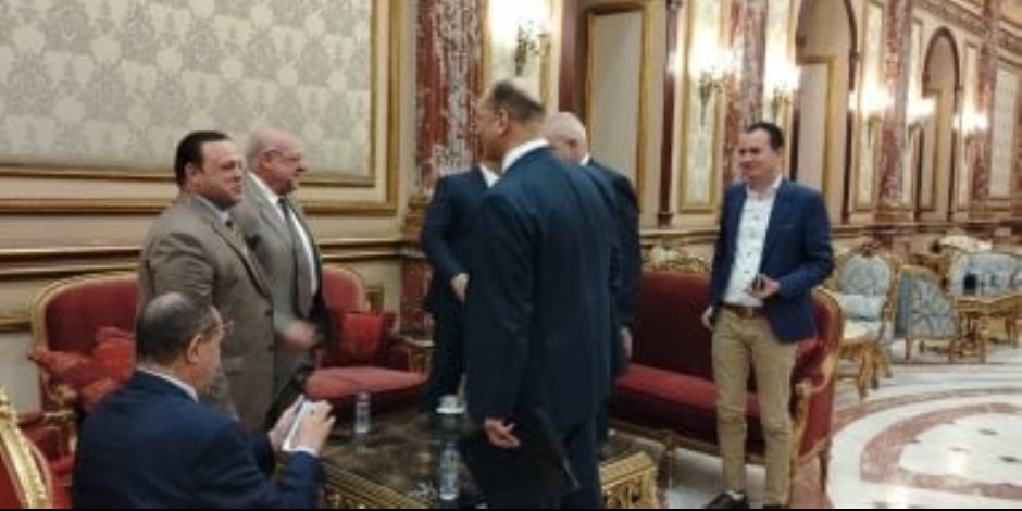 بدأ منذ قليل ..  توافد أعضاء مجلس الشيوخ استعدادًا لانتخابات هيئات مكاتب اللجان النوعية بدأ منذ قليل ..  توافد أعضاء مجلس الشيوخ استعدادًا لانتخابات هيئات مكاتب اللجان النوعية
