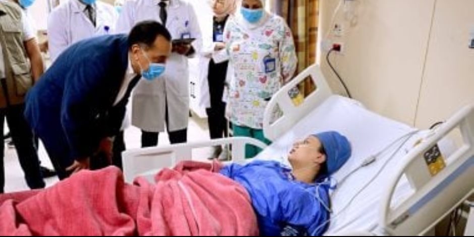 رئيس الوزراء يتفقد مستشفى دار صحة المرأة والطفل رئيس الوزراء يتفقد مستشفى دار صحة المرأة والطفل