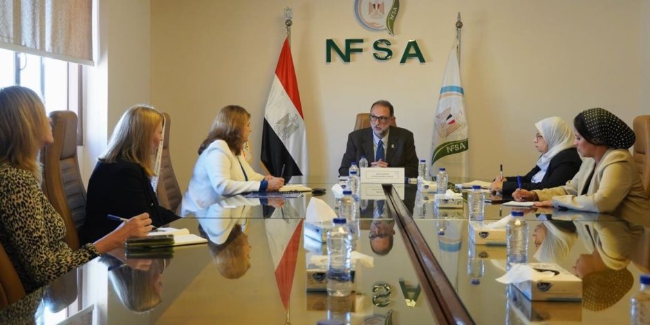 رئيس الهيئة القومية لسلامة الغذاء يلتقي المستشارة الزراعية الإقليمية بوزارة الزراعة رئيس الهيئة القومية لسلامة الغذاء يلتقي المستشارة الزراعية الإقليمية بوزارة الزراعة