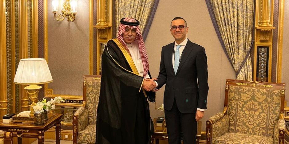 وزير الاستثمار والتجارة الخارجية يبحث مع وزير التجارة السعودي تعزيز العلاقات الاستثمارية والتجارية بين البلدين   وزير الاستثمار والتجارة الخارجية يبحث مع وزير التجارة السعودي تعزيز العلاقات الاستثمارية والتجارية بين البلدين