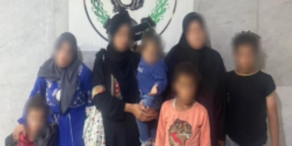 مباحث رعاية الأحداث تضبط 6 رجال و4 سيدات يستغلون الأطفال فى أعمال التسول بالجيزة مباحث رعاية الأحداث تضبط 6 رجال و4 سيدات يستغلون الأطفال فى أعمال التسول بالجيزة