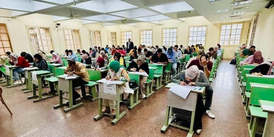 رئيس التمثيل التجاري يتفقد سير امتحانات مسابقة تعيين الملحقين التجاريين لعام 2025 رئيس التمثيل التجاري يتفقد سير امتحانات مسابقة تعيين الملحقين التجاريين لعام 2025