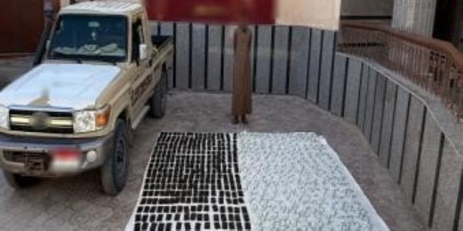 مصرع عنصر جنائى شديد الخطورة عقب تبادل إطلاق النيران مع الشرطة فى مطروح مصرع عنصر جنائى شديد الخطورة عقب تبادل إطلاق النيران مع الشرطة فى مطروح