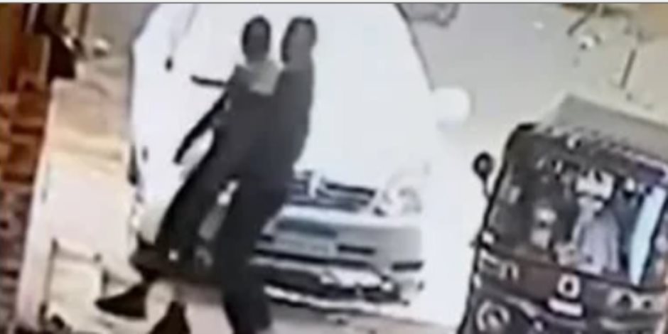 زوج ضحية جريمة الهرم: "شريكة حياتى بريئة وكانت على خلق ودين".. فيديو زوج ضحية جريمة الهرم: "شريكة حياتى بريئة وكانت على خلق ودين".. فيديو