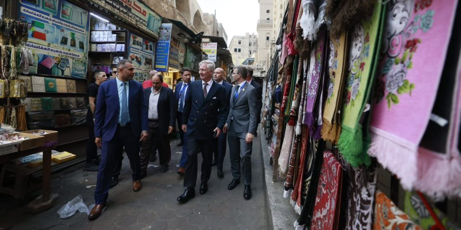 ملك بلجيكا يتجول في شوارع القاهرة ويستمتع بأجواء العاصمة التاريخية ومعالمها الأثرية 