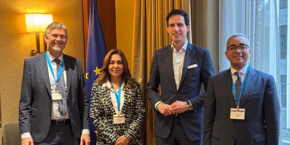 وزيرة التنمية المحلية والقائم بأعمال وزير البيئة تلتقي المفوض الأوروبي لشؤون المناخ لبحث عدد من الموضوعات البيئية الهامة وزيرة التنمية المحلية والقائم بأعمال وزير البيئة تلتقي المفوض الأوروبي لشؤون المناخ لبحث عدد من الموضوعات البيئية الهامة