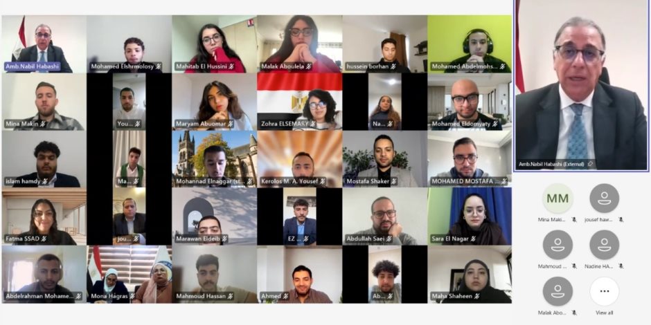 نائب وزير الخارجية يلتقي بمجموعة من الشباب المصريين الدارسين بالخارج