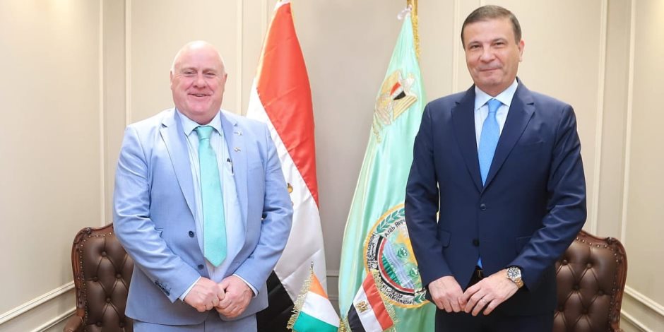 وزير الزراعة يبحث مع نظيره الأيرلندي تعزيز التعاون المشترك ويستعرضان فرص الشراكة