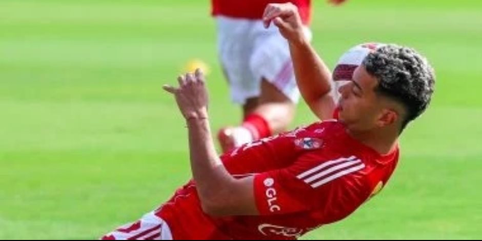 على هامش مران اليوم .. لاعبو الأهلي يحتفلون بعودة إمام عاشور ومحمد شريف وأحمد رضا للتدريبات.. فيديو