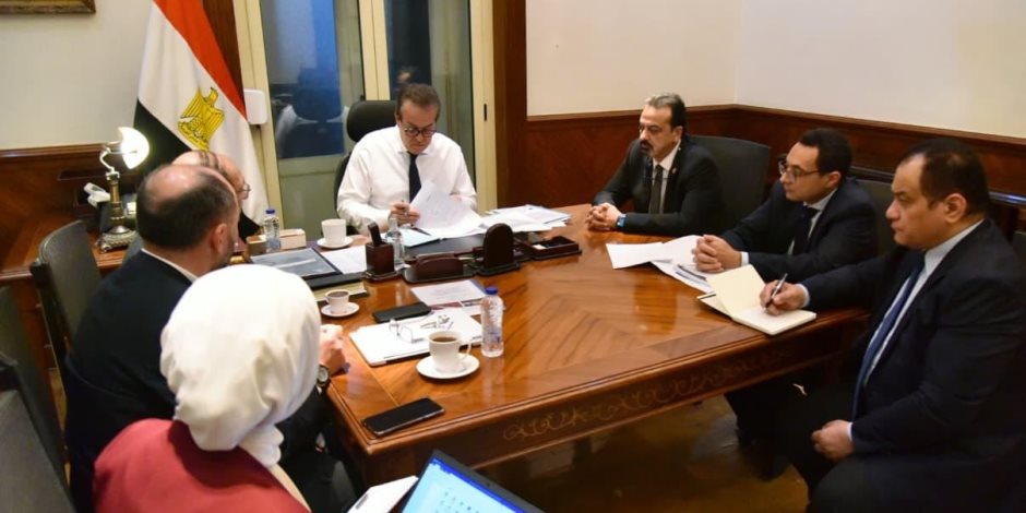 وزير الصحة يبحث آليات تطبيق قانون المسؤولية الطبية مع اللجنة العليا للمسؤولية الطبية