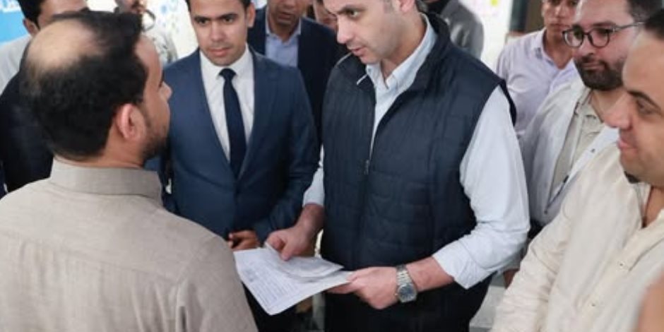 نائب وزير الصحة في جولة بمستشفى العلمين لمتابعة جودة الخدمات الطبية للمرضى (صور) 