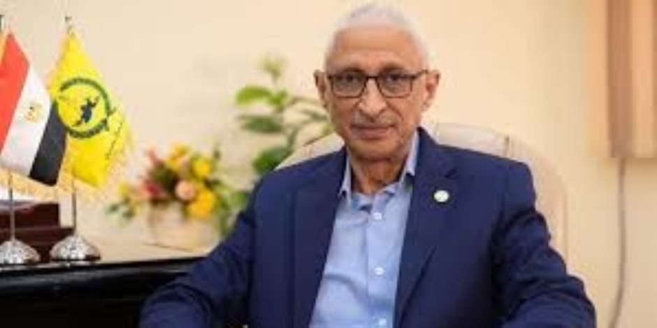 محافظ شمال سيناء: مصر تواصل دورها المحورى فى إدخال المساعدات إلى غزة