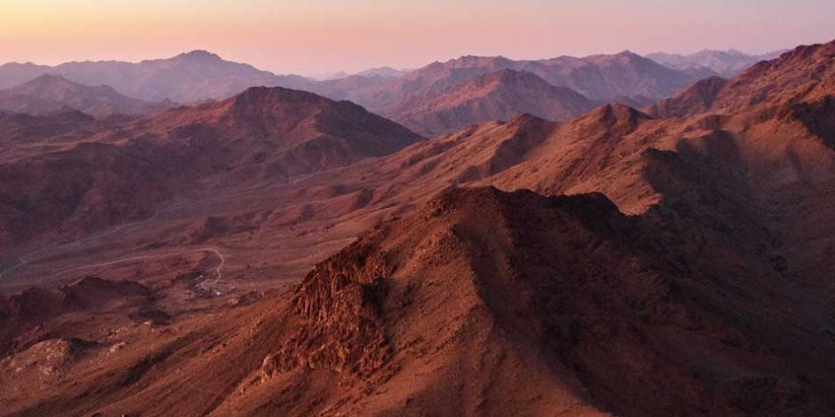 لماذا تجلى الله على جبل الطور وكلم عليه موسى دون بقية البقاع المباركة؟