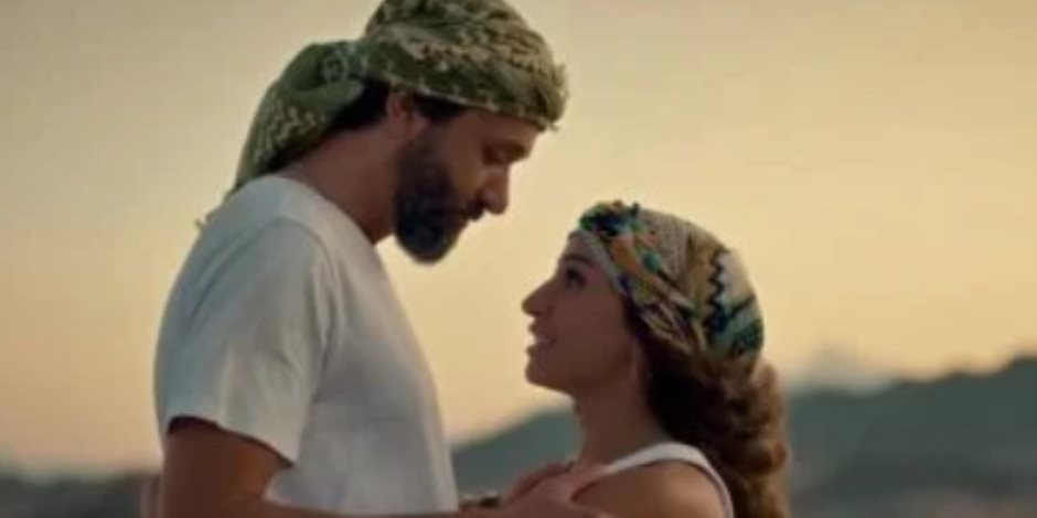 كريم محمود عبد العزيز ودينا الشربينى يتصدرا المشهد.. هل تزوجا؟