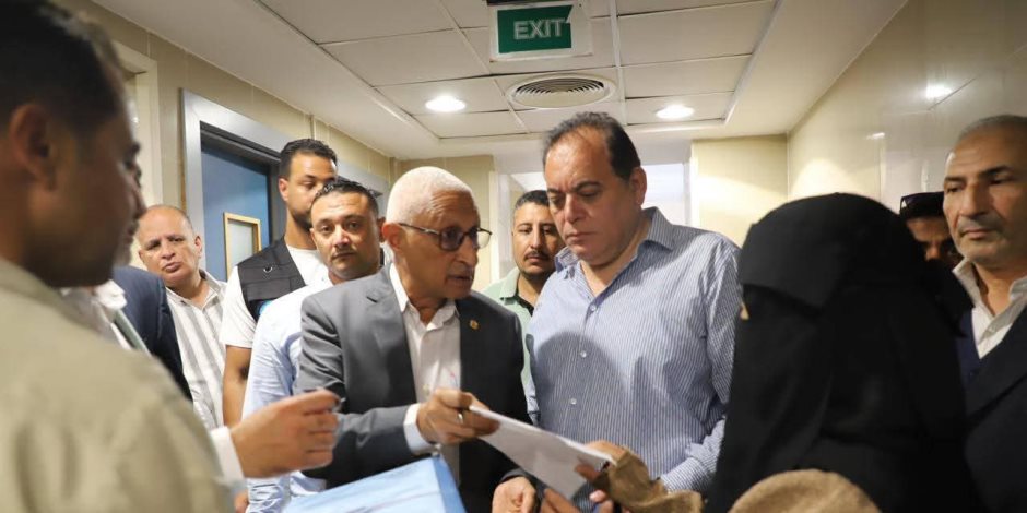 محافظ شمال سيناء يزور الجرحى والمرضى الفلسطينيين بالعريش ويؤكد تقديم الدعم اللازم لهم من وزارة الصحة (صور)