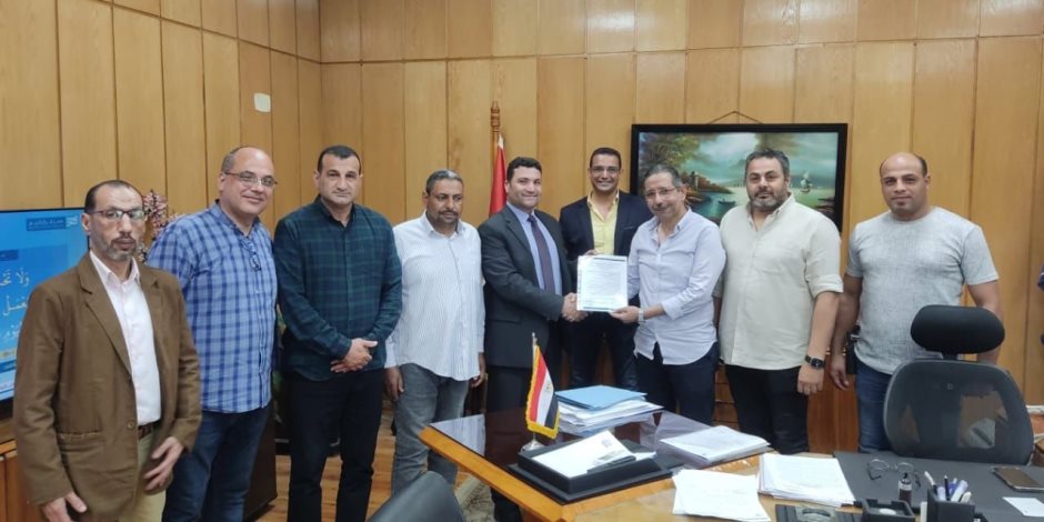 وزير الإسكان يشيد بحصول أجهزة تنمية الساحل الشمالي الغربي على (3) شهادات أيزو في مجالات الجودة والسلامة والبيئة