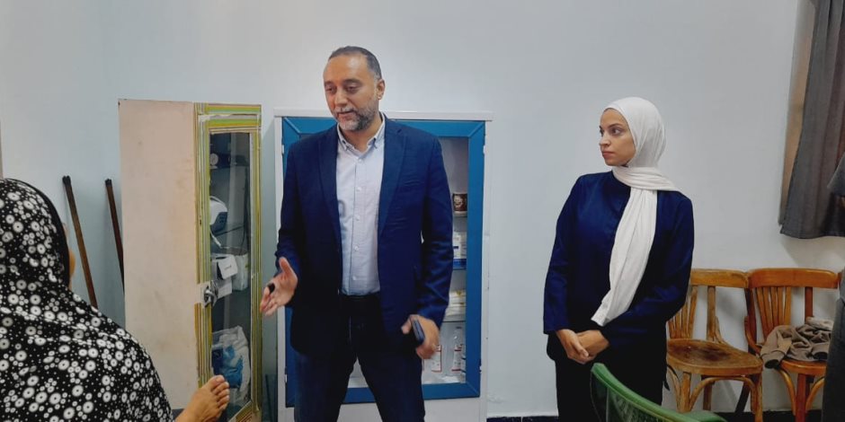 خلال جولة مفاجئة .. وكيل الصحة بشمال سيناء يحيل مسؤول الوقائى والرعاية الأساسية بإدارة العريش ومدير وحدة الميدان للتحقيق (صور) 