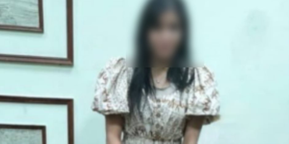 ضبط سيدة تمارس الأعمال المنافية للآداب عبر تطبيق هاتفى بالإسكندرية