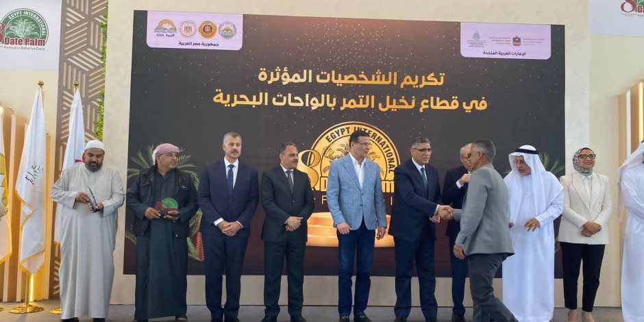 كامل الوزير: إنشاء أكبر مزرعة نخيل في العالم بسعة 2.3 مليون نخلة في منطقتي توشكى والعوينات