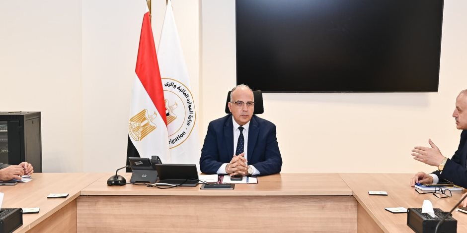 وزير الري يتابع إجراءات التعامل مع ارتفاع مناسيب مياه البحر نتيجة تغير المناخ