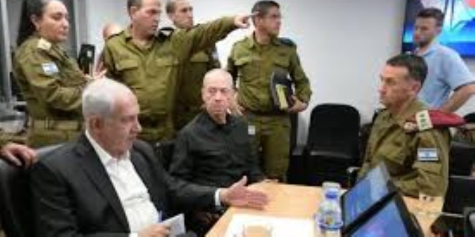 وزير الدفاع الإسرائيلي يفرض قيودًا صارمة على تصريحات قادة الجيش بعد خلافات داخلية بشأن إدارة الحرب على غزة