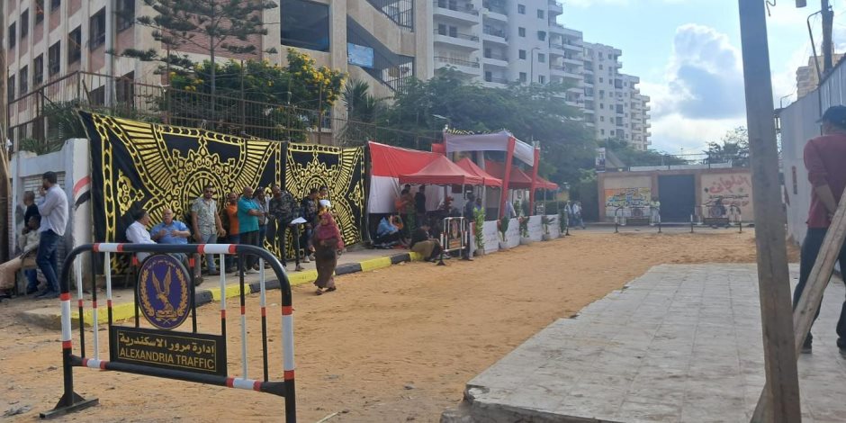 إقبال متوسط للناخبين فى لجان الإسكندرية في الساعات الأولى لبدء التصويت في انتخابات مجلس النواب