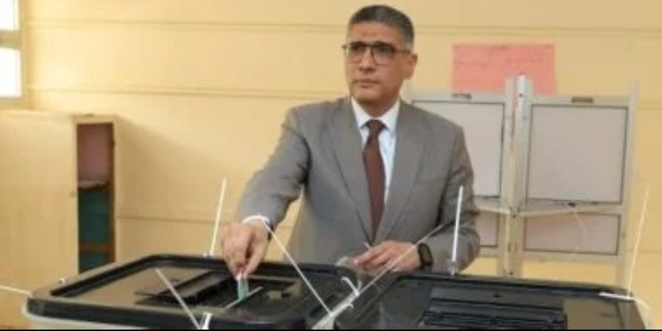 محافظ الجيزة يُدلى بصوته فى انتخابات مجلس النواب 2025