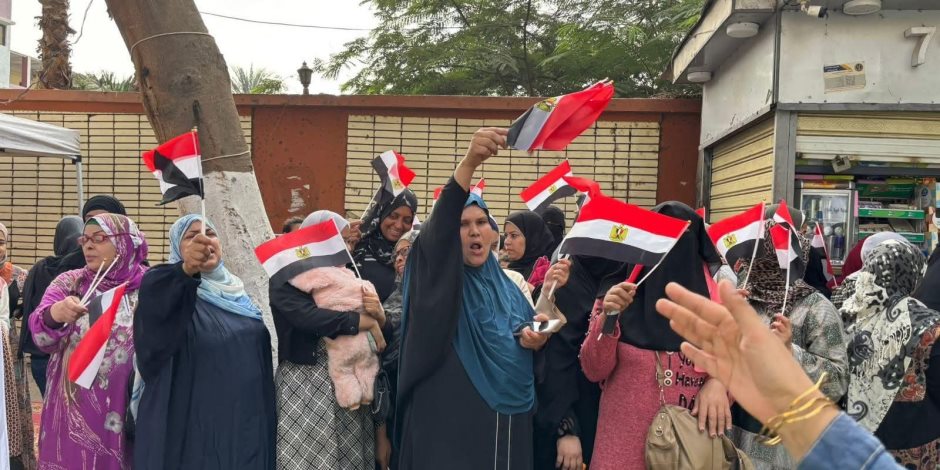 المرأة المصرية تعيد رسم المشهد الانتخابي وتتصدر الطوابير أمام اللجان في بني سويف المنيا والبحيرة وسوهاج وأسوان