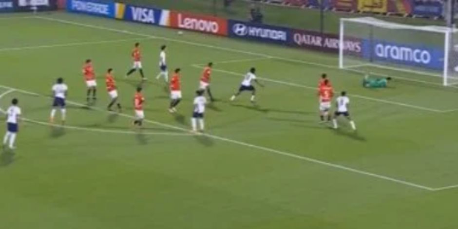 عمر عبد العزيز يتصدى لركلة جزاء وينقذ شباك منتخب الناشئين من هدف ثالث لإنجلترا