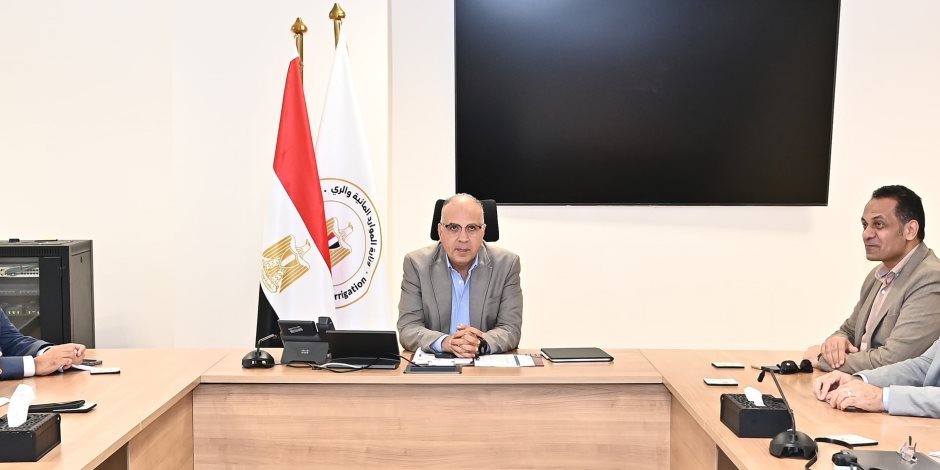 وزير الرى  يتابع موقف "المشروع القومي لضبط النيل" أحد المشروعات الكبرى المندرجة تحت مظلة الجيل الثاني لمنظومة الري 2.0