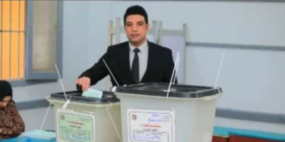 نائب محافظ سوهاج يدلى بصوته فى انتخابات النواب ويؤكد: المشاركة واجب وطنى